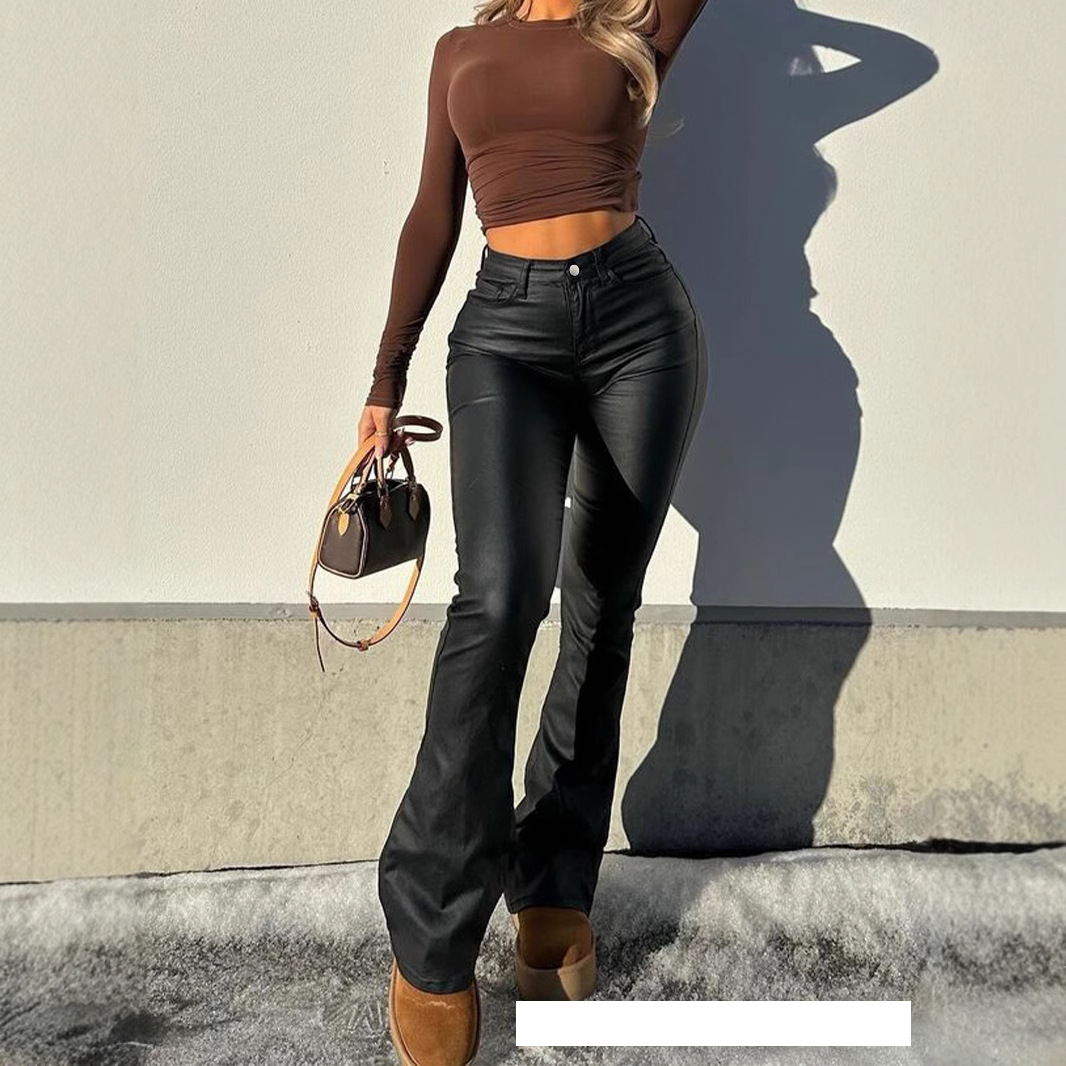 Pantalon en cuir viral femme