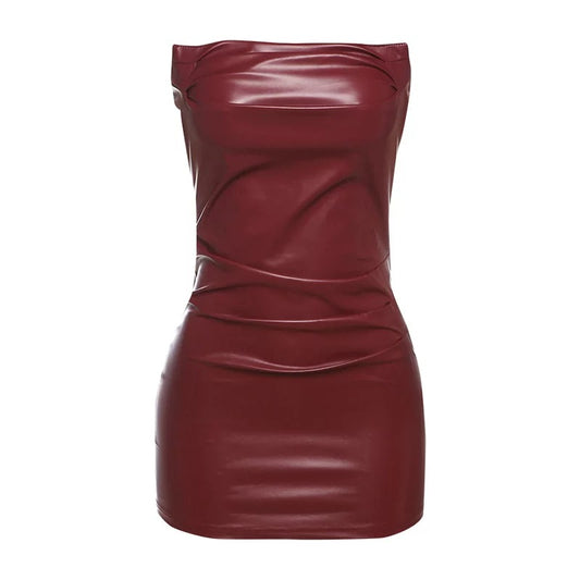 Robe en cuir rouge