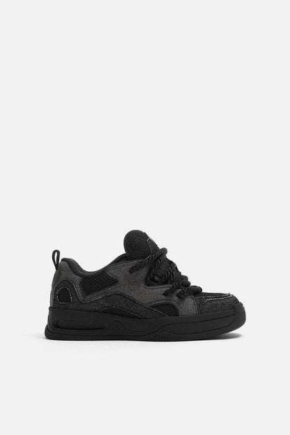 Viral Black Sneaker